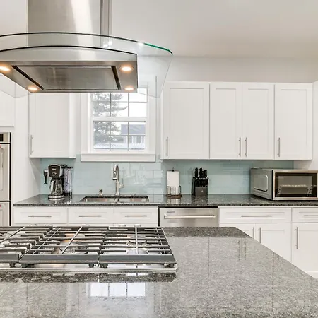 Bright And Modern Home 2 Mi To Presque Isle Airport